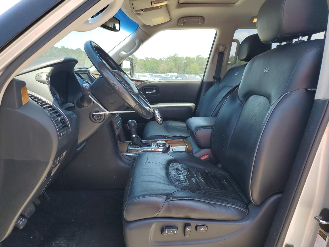 2013 INFINITI QX56 photo 13