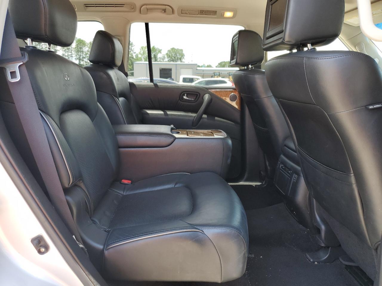 2013 INFINITI QX56 photo 21