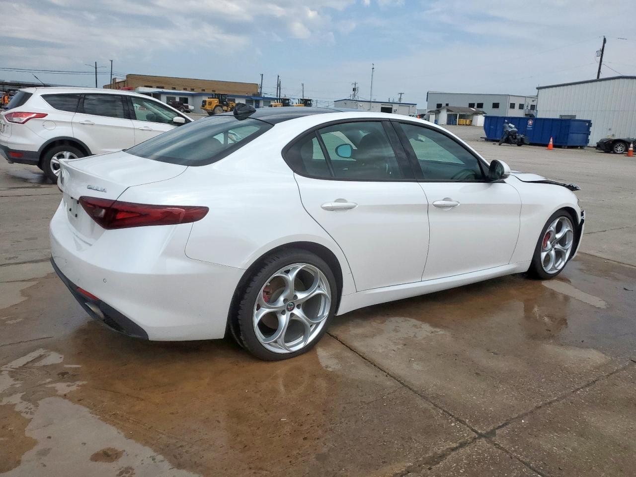2018 ALFA ROMEO GIULIA TI photo 3