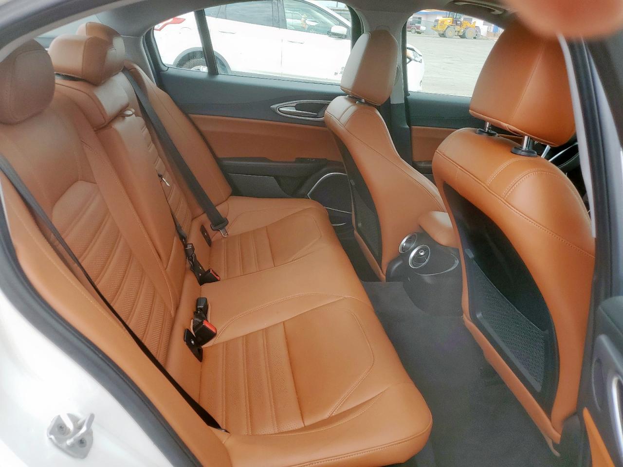 2018 ALFA ROMEO GIULIA TI photo 10