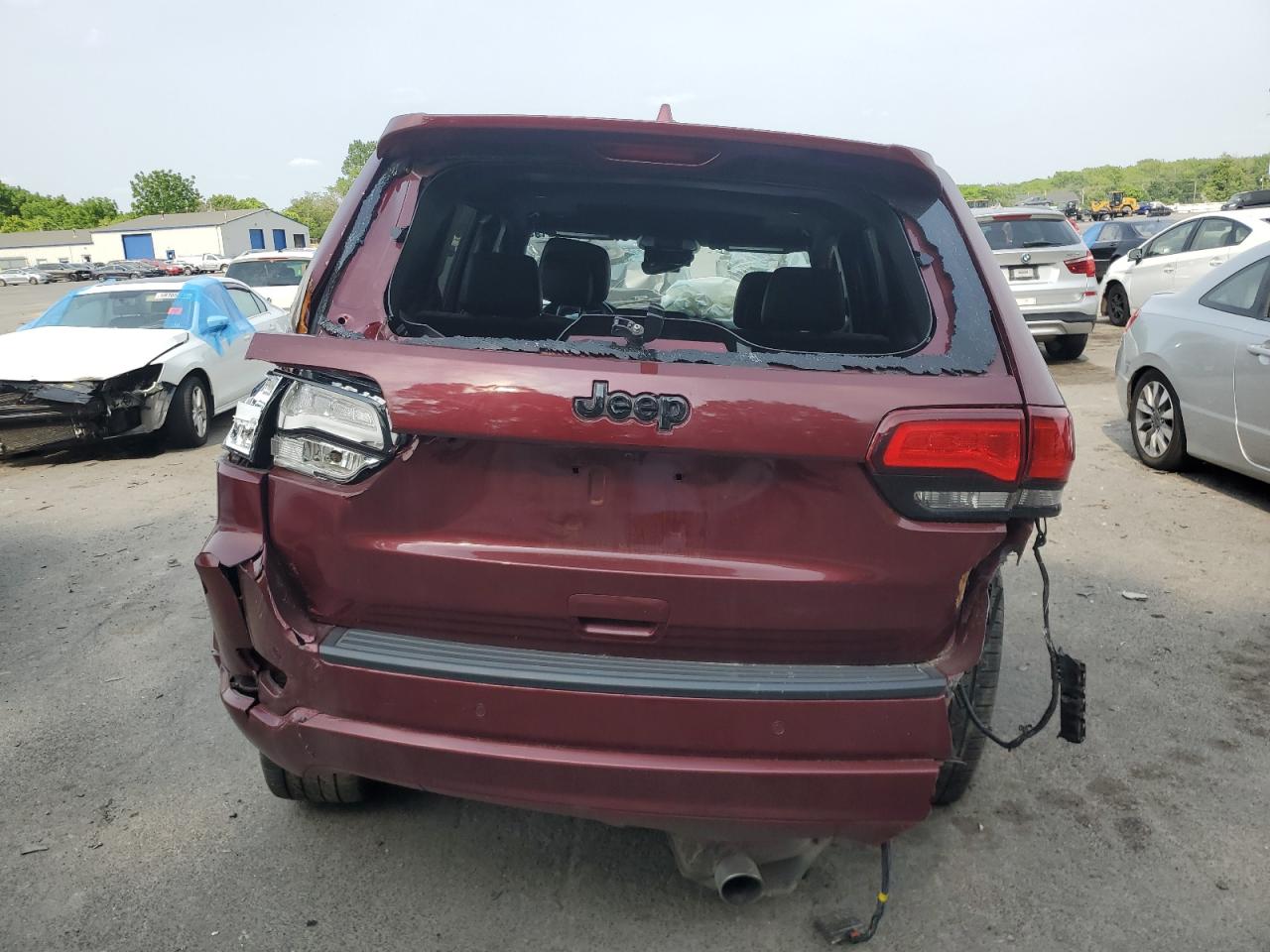 2020 JEEP GRAND CHEROKEE LAREDO photo 11