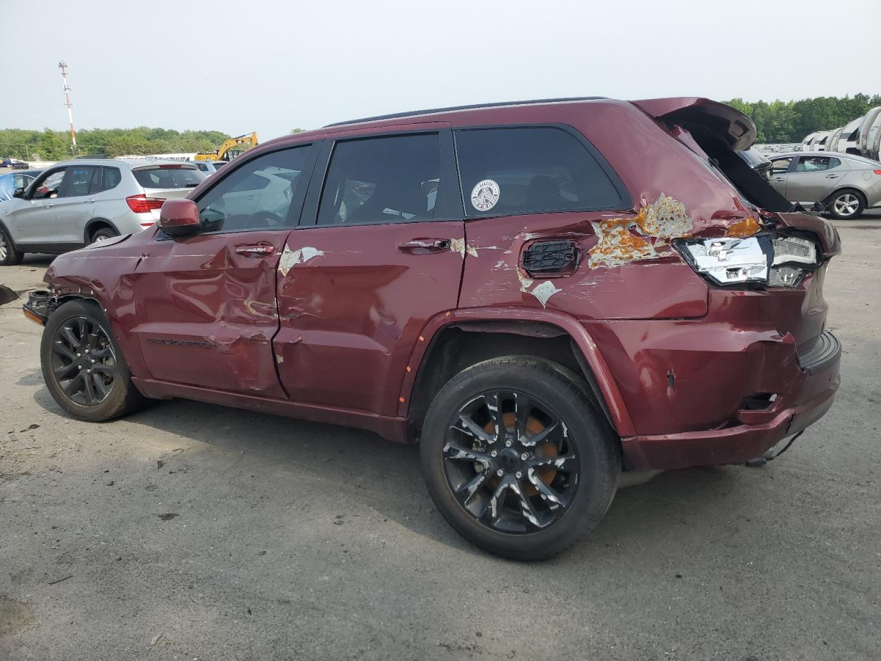 2020 JEEP GRAND CHEROKEE LAREDO photo 3