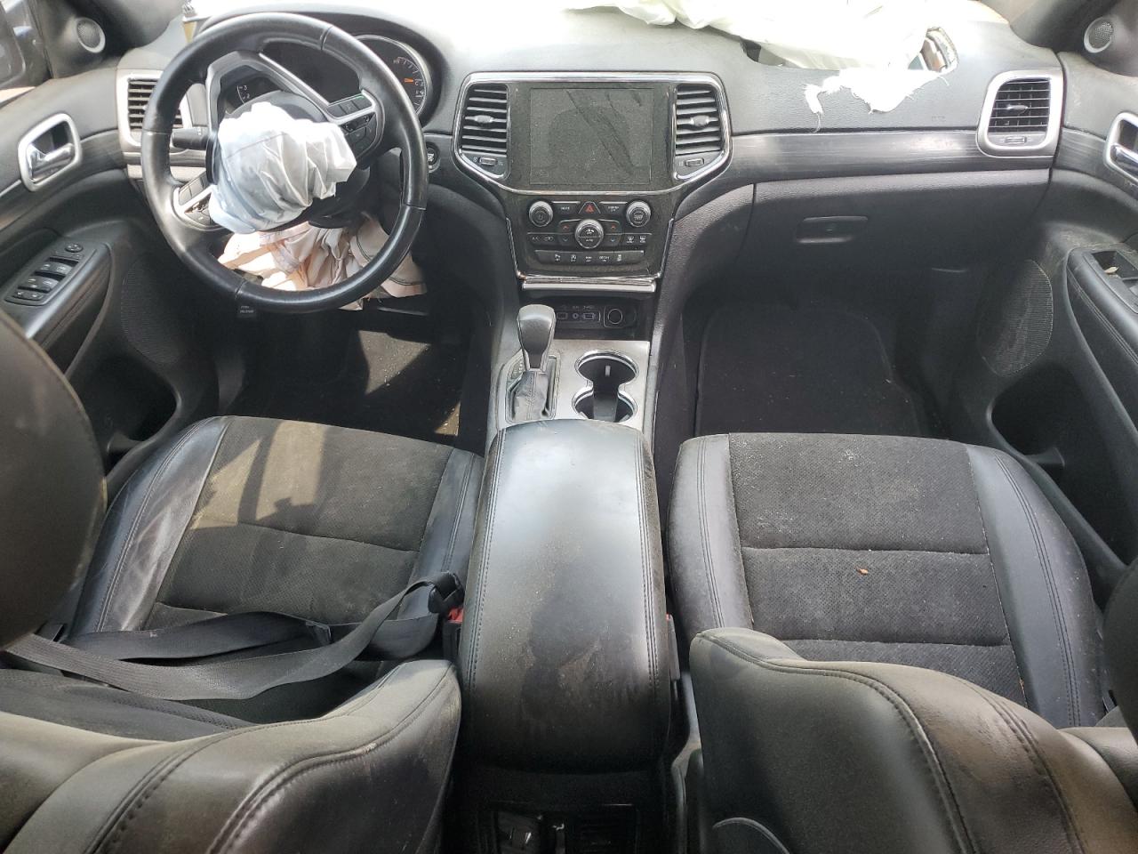 2020 JEEP GRAND CHEROKEE LAREDO photo 15