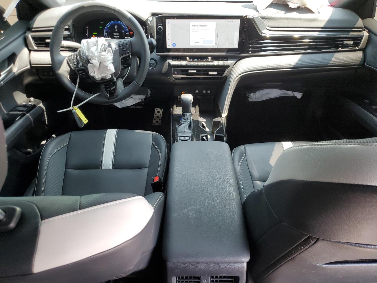 2025 TOYOTA CAMRY SE photo 8