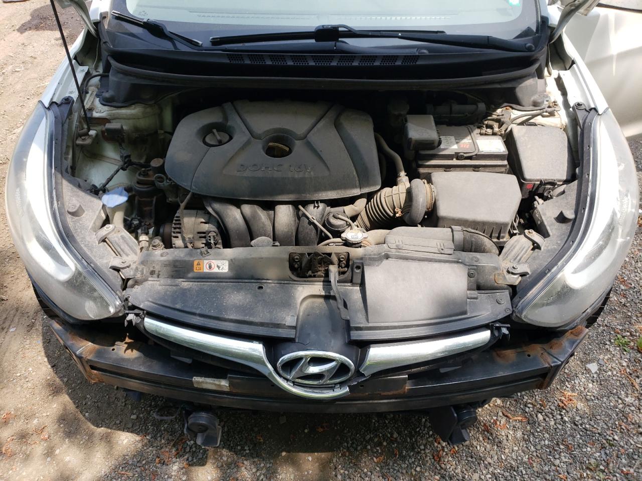 2016 HYUNDAI ELANTRA SE photo 11