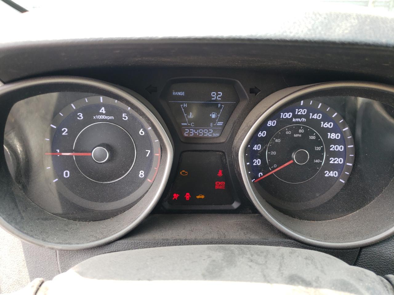 2016 HYUNDAI ELANTRA SE photo 9