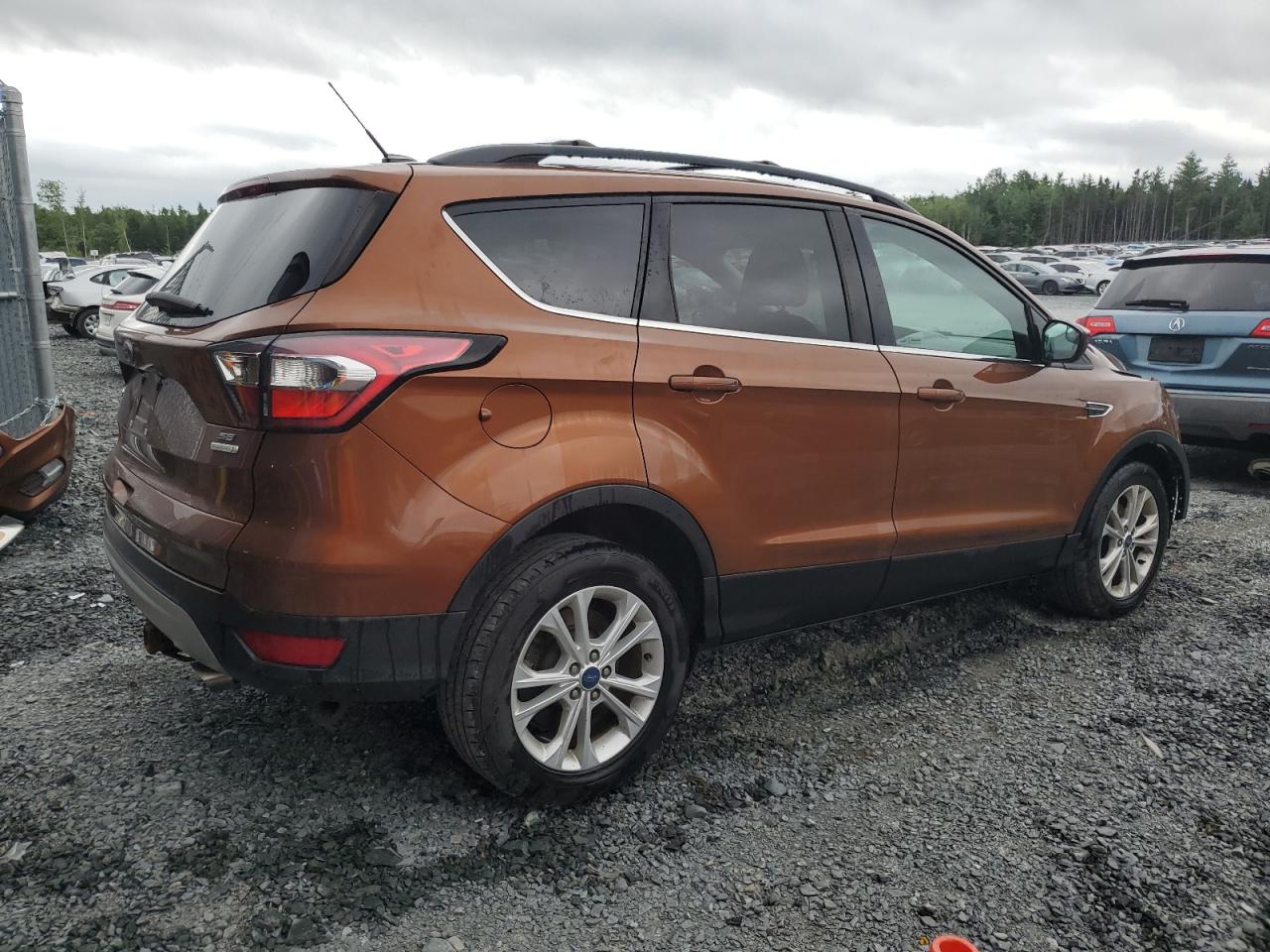 2017 FORD ESCAPE SE photo 3