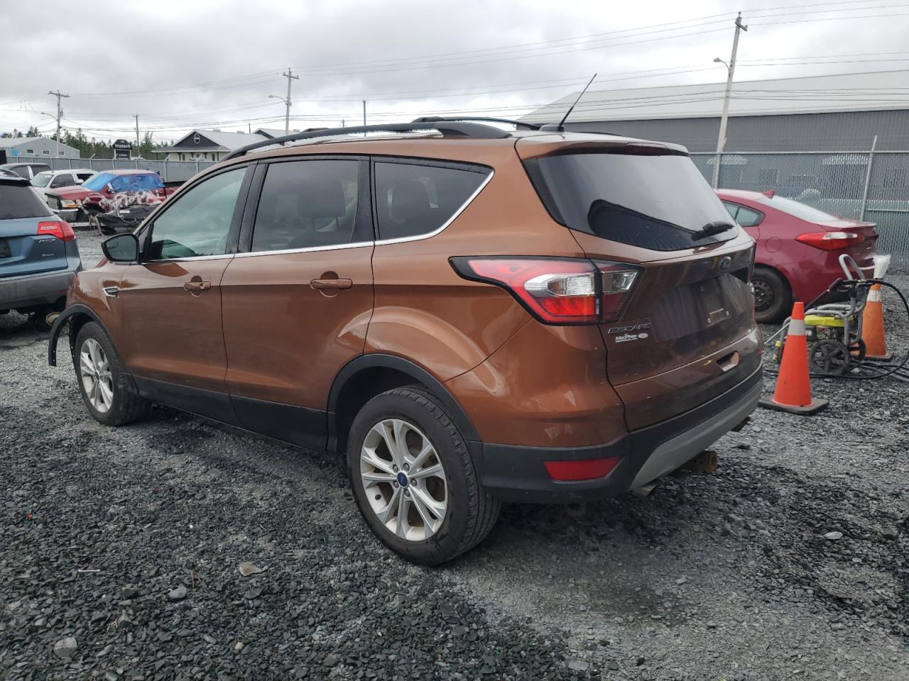 2017 FORD ESCAPE SE photo 2