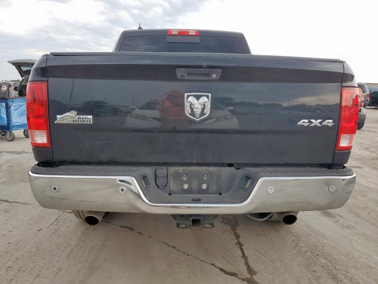 2016 RAM 1500 SLT photo 11