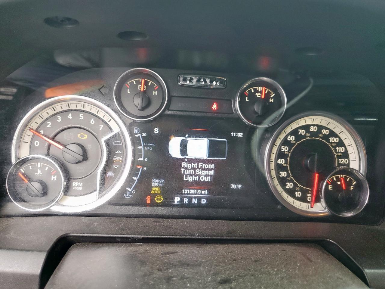 2016 RAM 1500 SLT photo 17