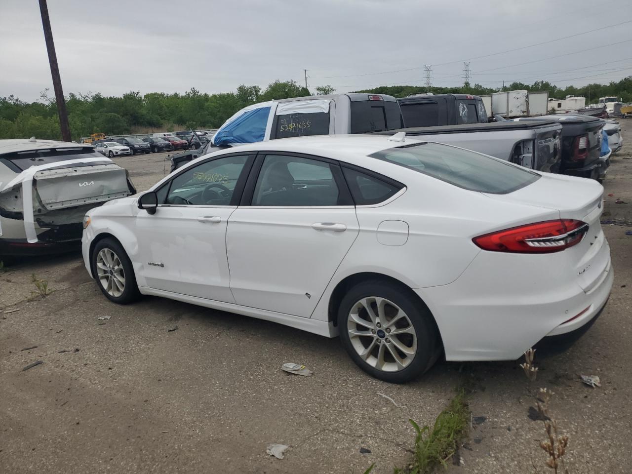 2019 FORD FUSION SE photo 2