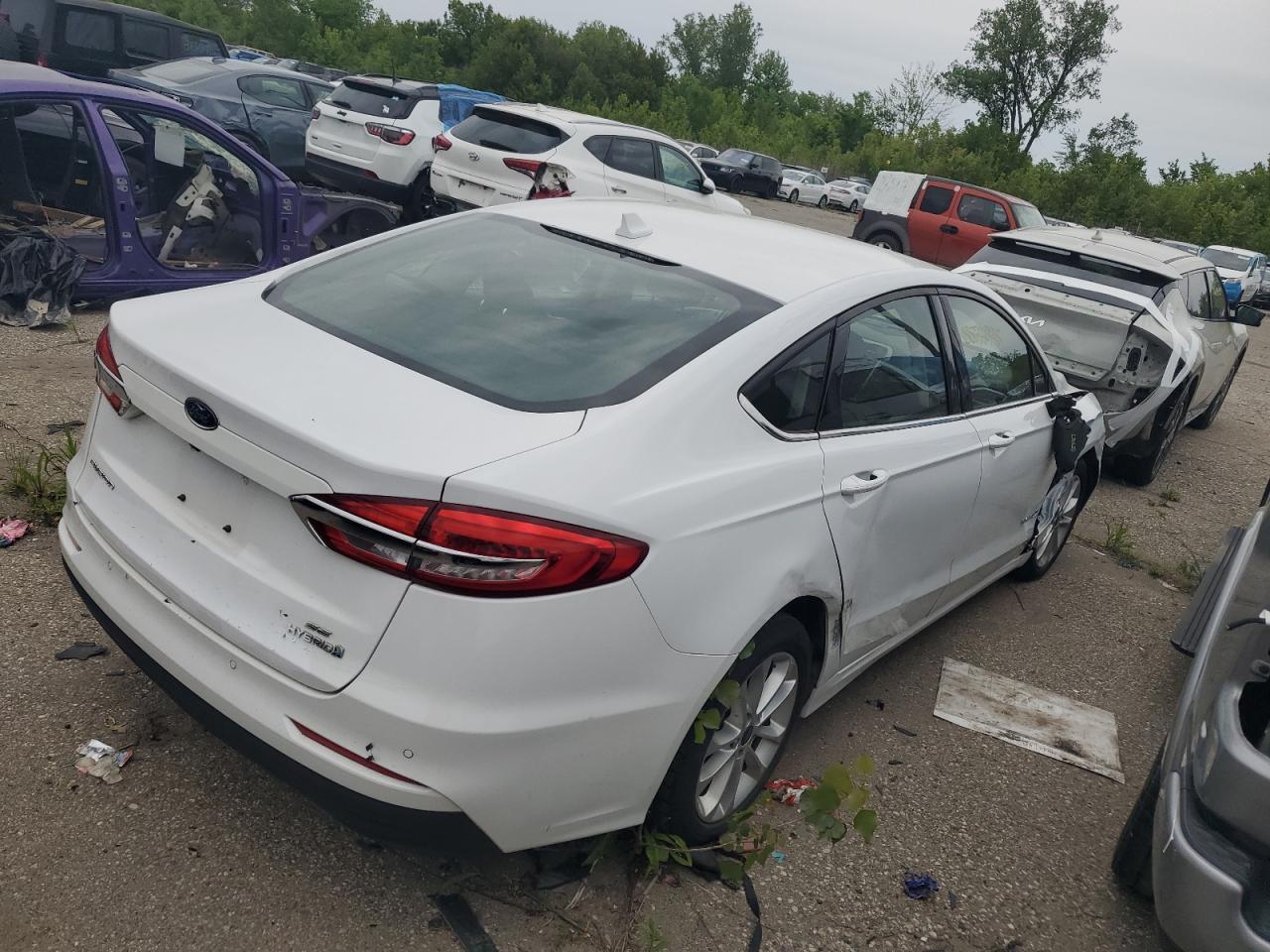 2019 FORD FUSION SE photo 3