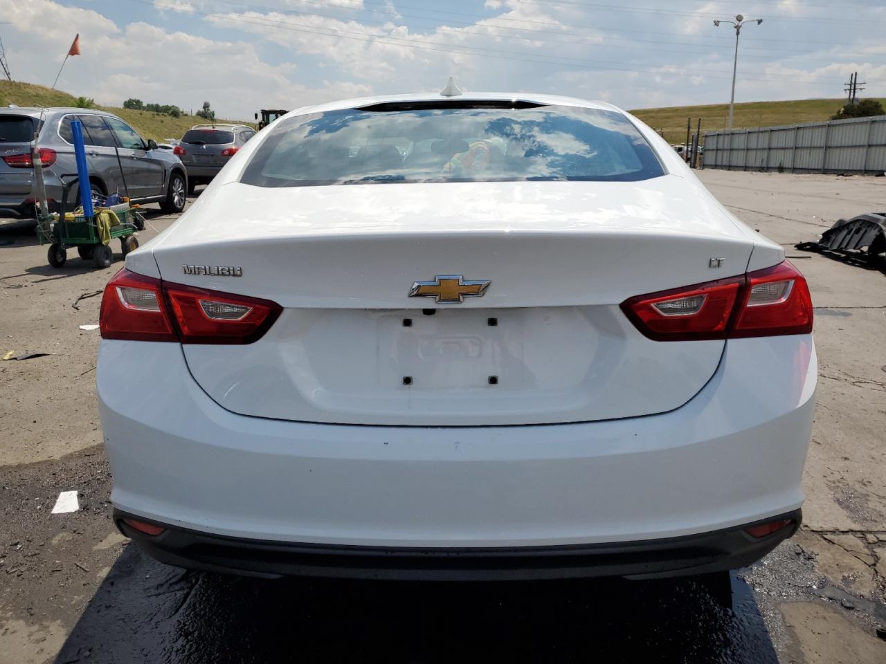 2017 CHEVROLET MALIBU LT photo 16