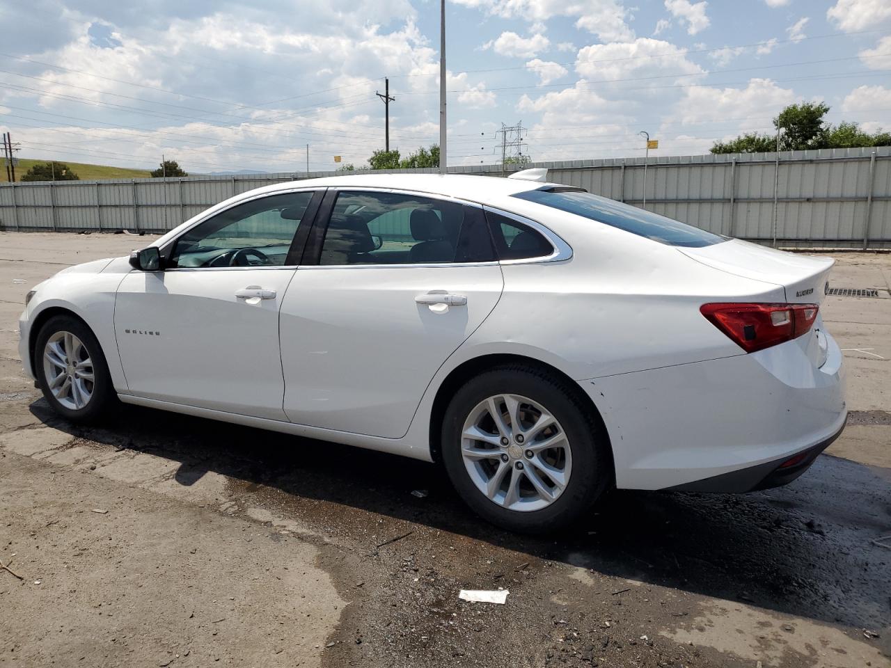 2017 CHEVROLET MALIBU LT photo 4