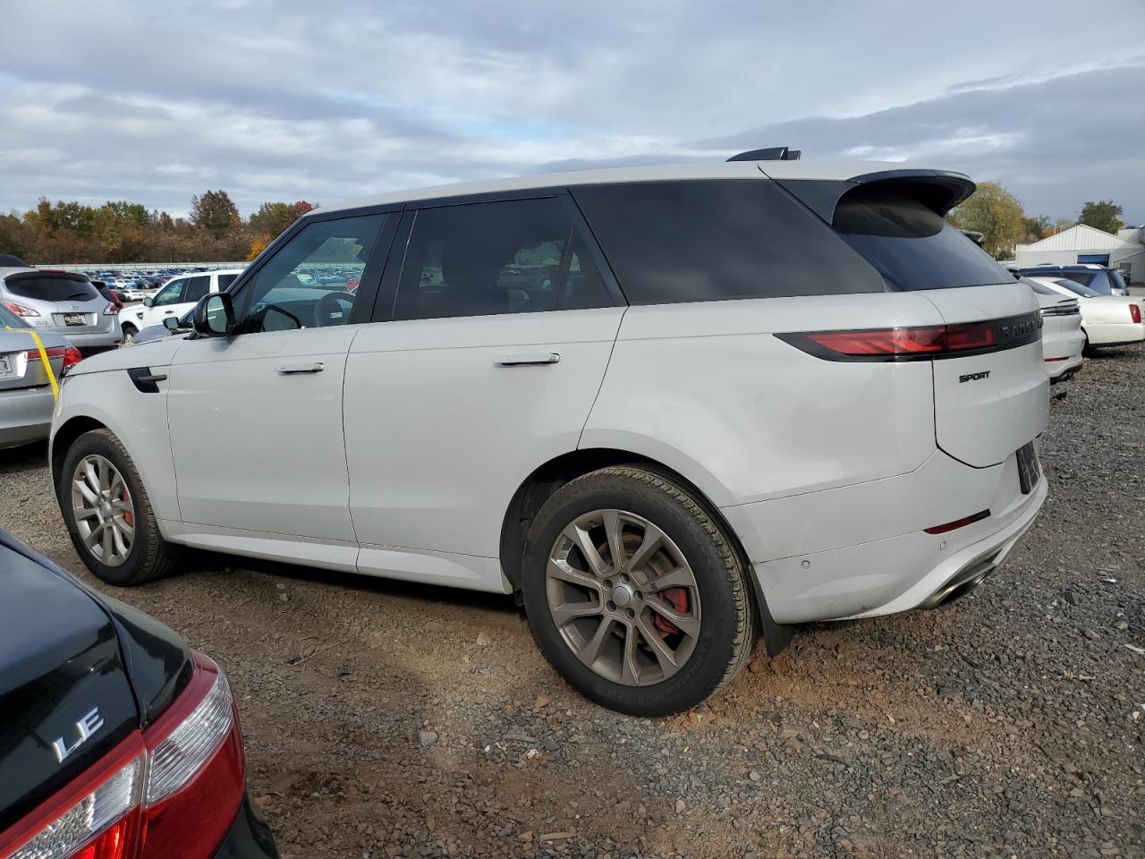 2024 LAND ROVER RANGE ROVER SPORT DYNAMIC SE photo 3