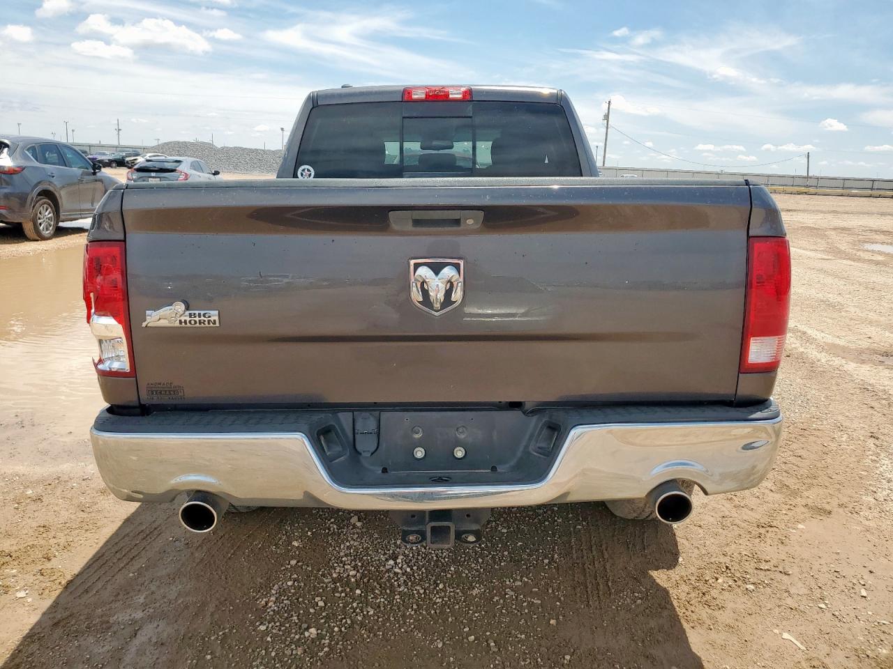 2016 RAM 1500 SLT photo 6