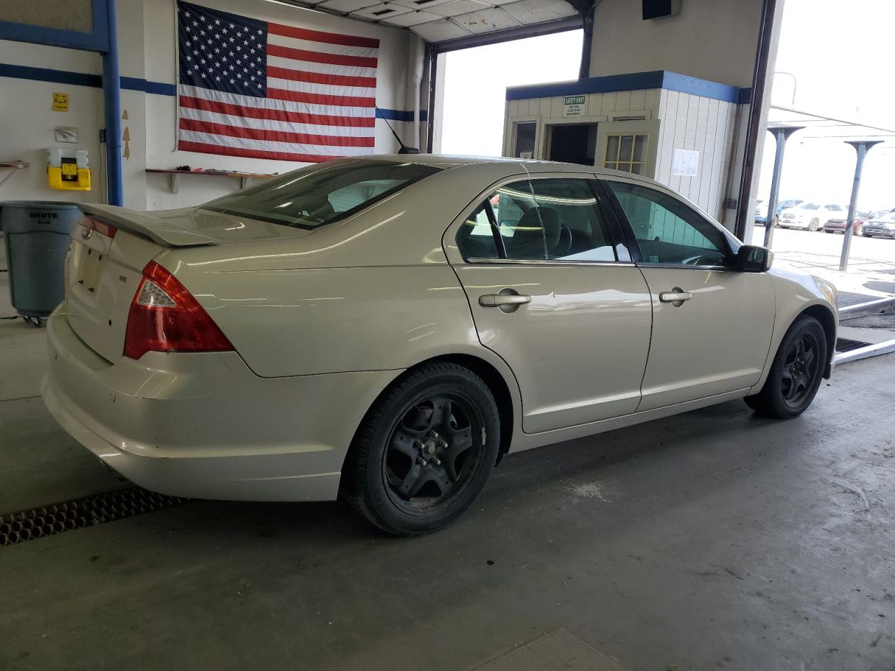 2010 FORD FUSION SE photo 5