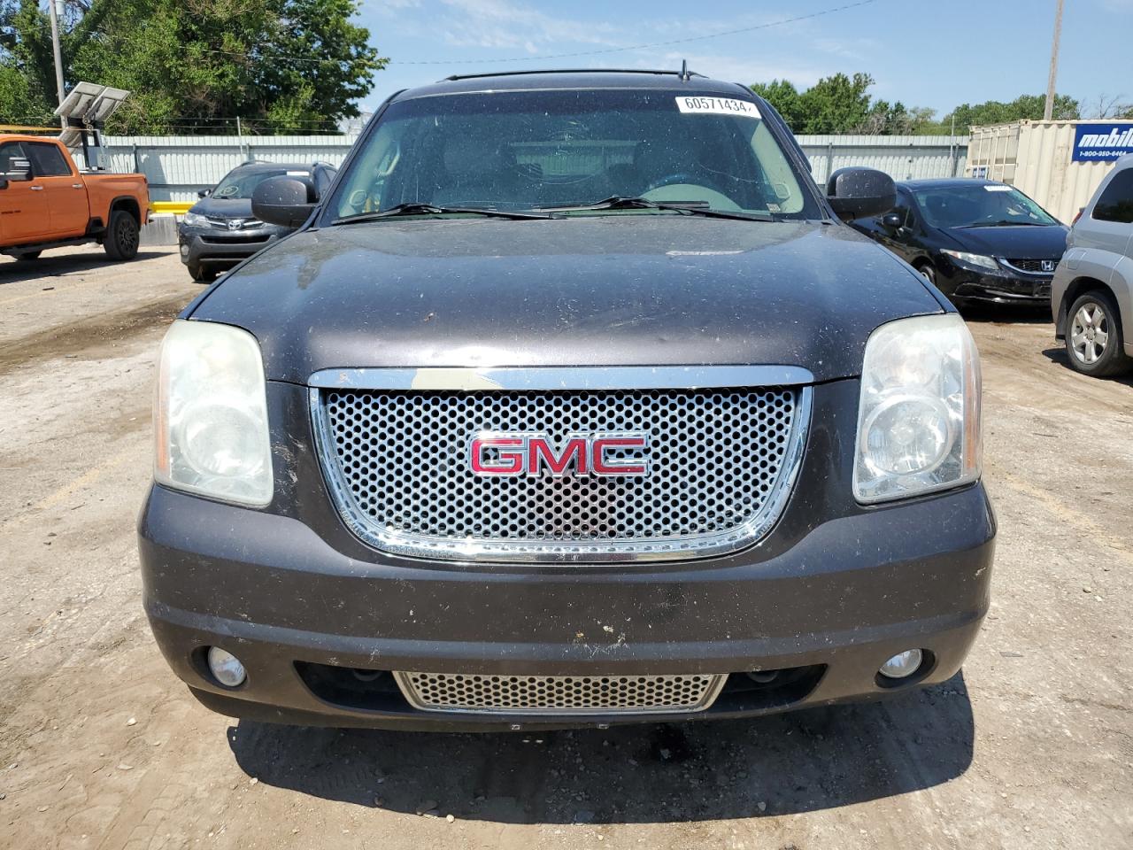 2011 GMC YUKON XL K1500 SLT photo 13