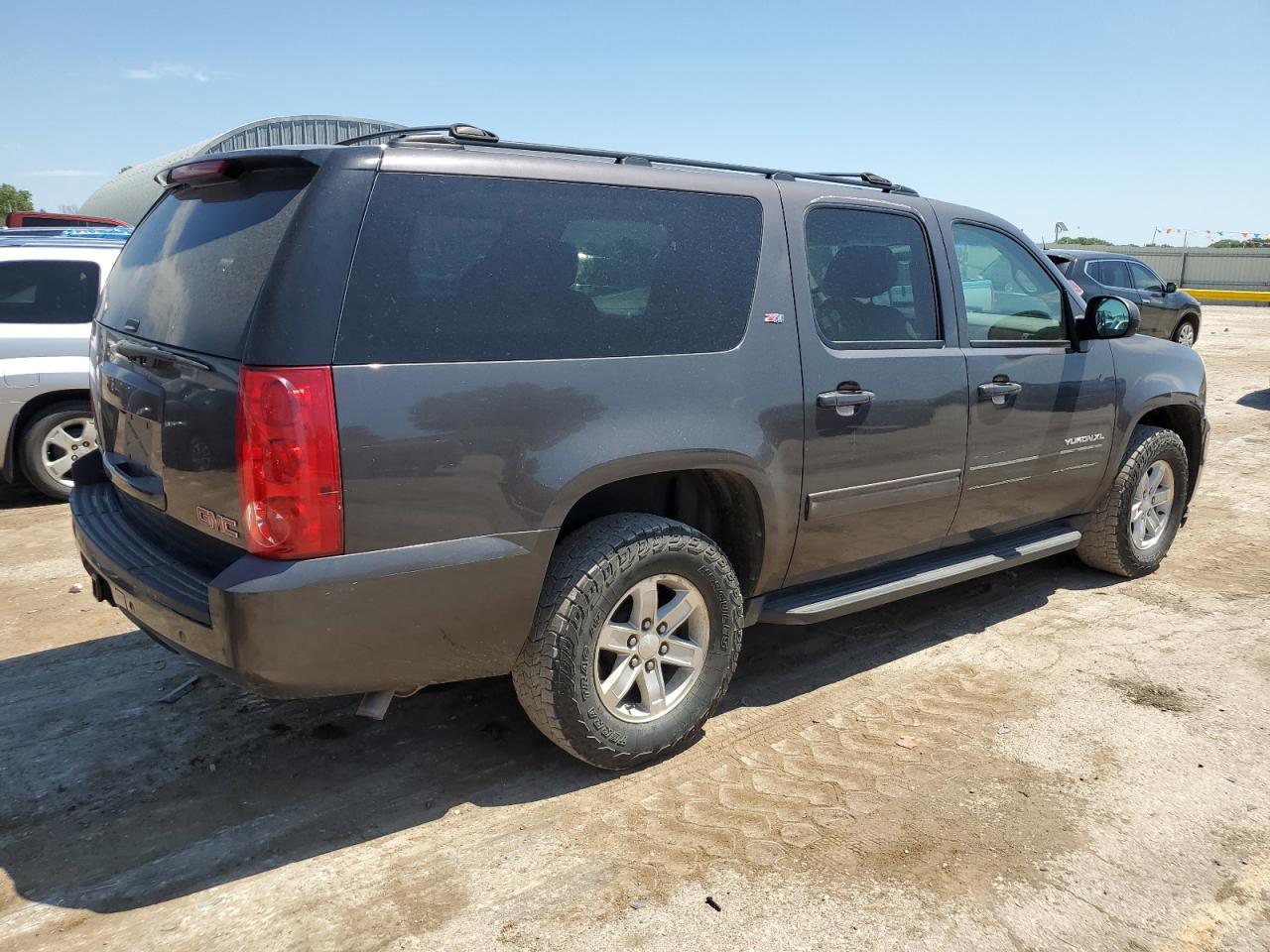 2011 GMC YUKON XL K1500 SLT photo 7
