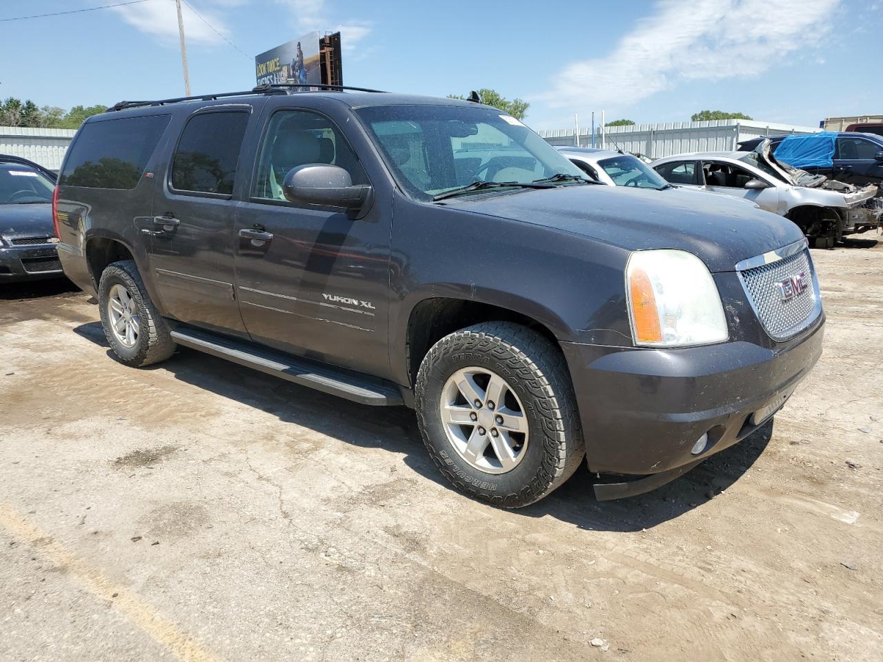 2011 GMC YUKON XL K1500 SLT photo 10