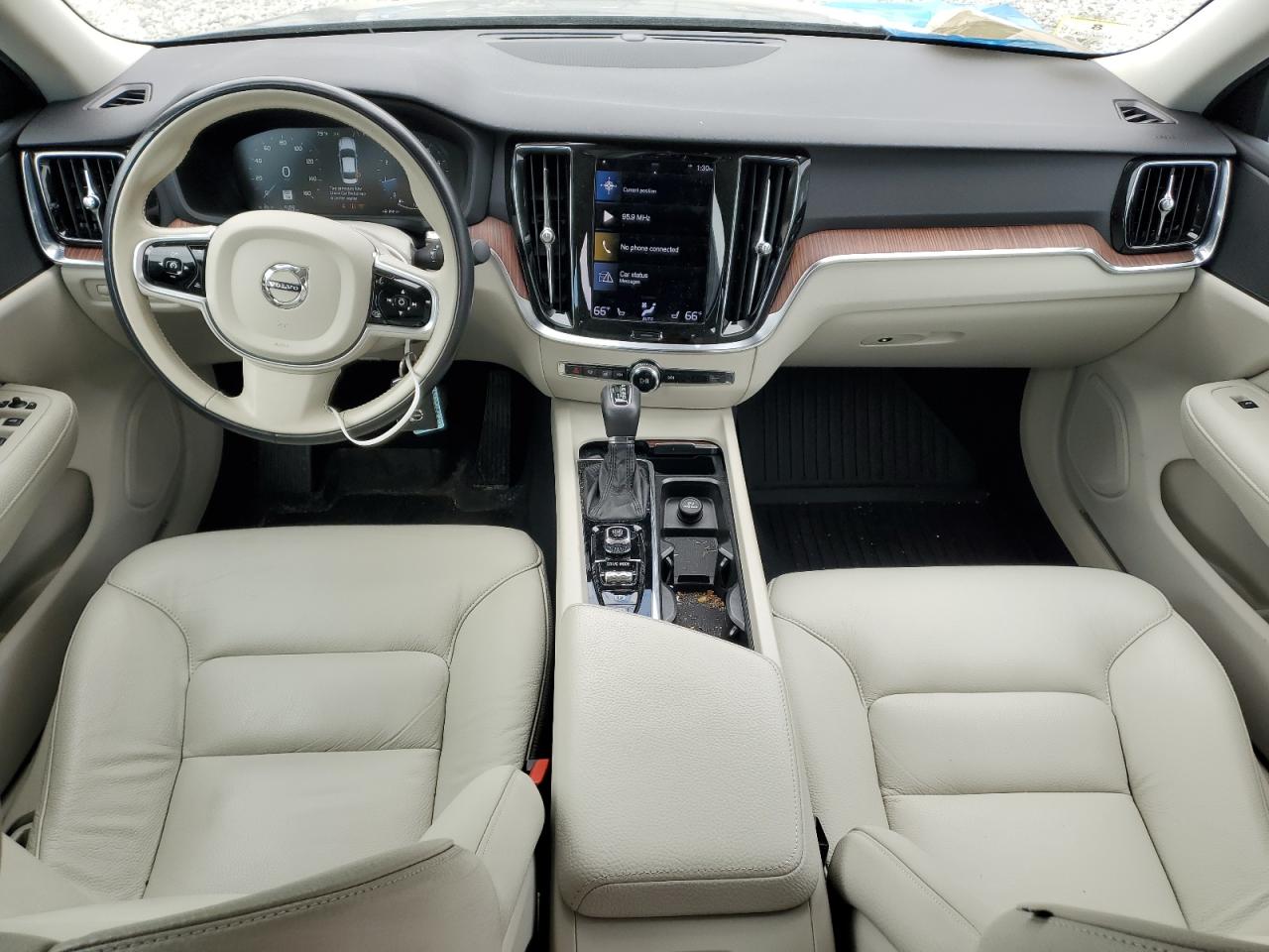 2021 VOLVO S60 T6 MOMENTUM photo 8