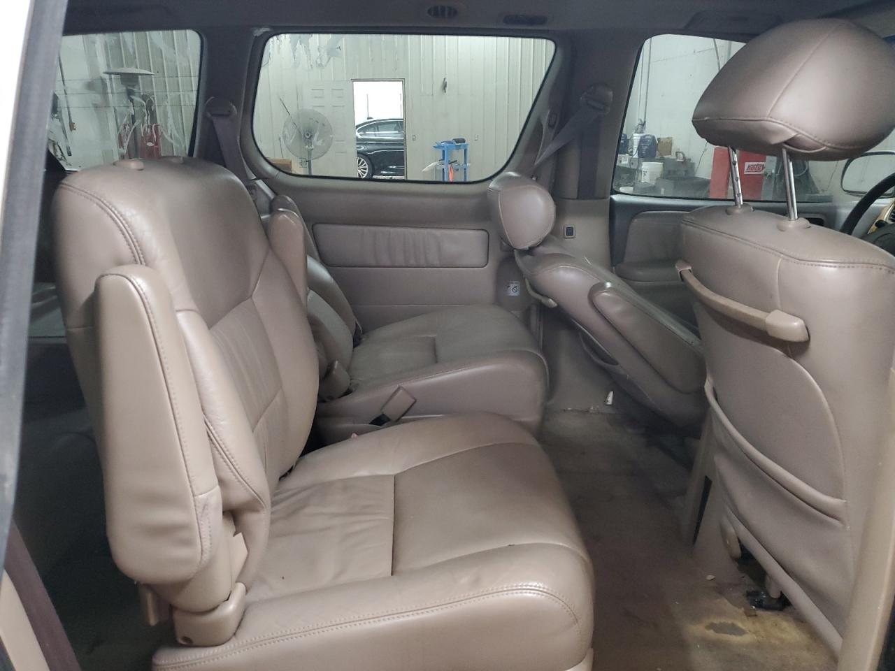 2002 TOYOTA SIENNA XLE photo 31