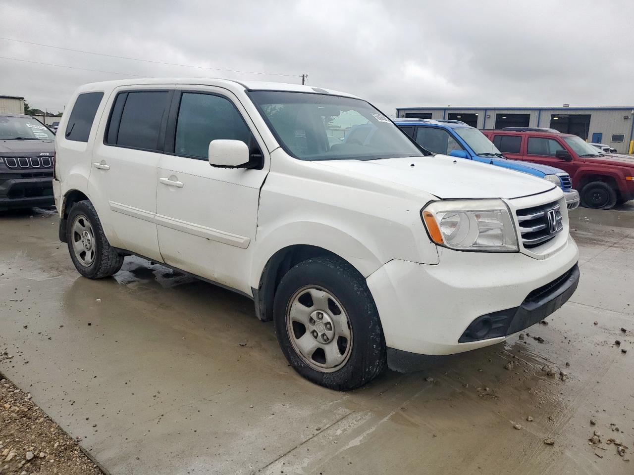 2015 HONDA PILOT LX photo 4