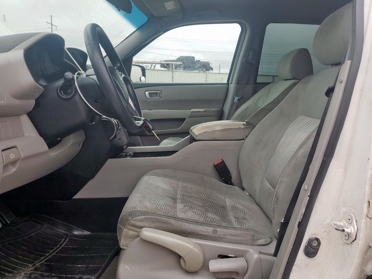 2015 HONDA PILOT LX photo 7