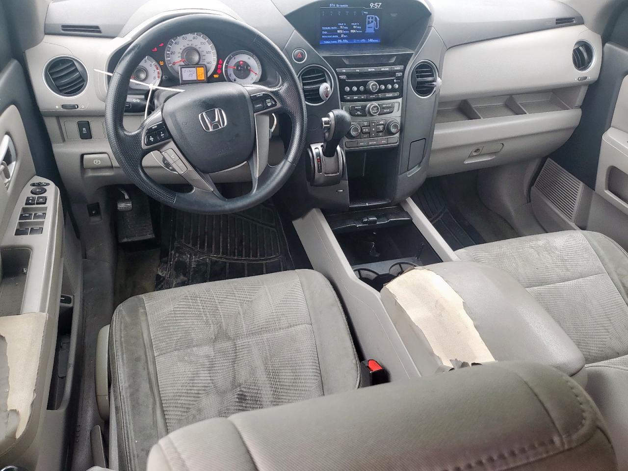 2015 HONDA PILOT LX photo 8