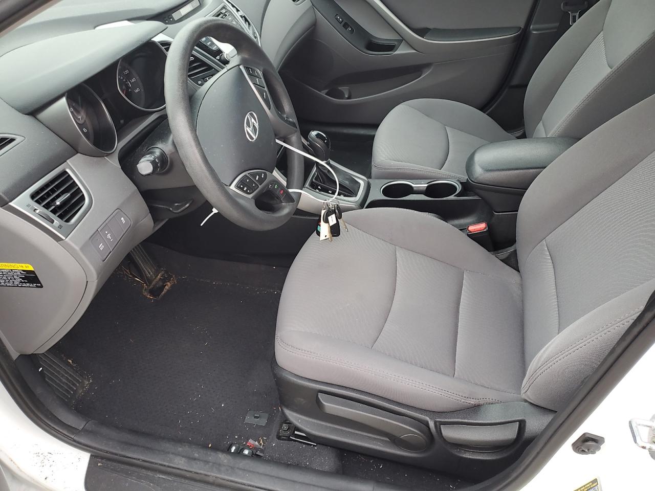 2015 HYUNDAI ELANTRA SE photo 13