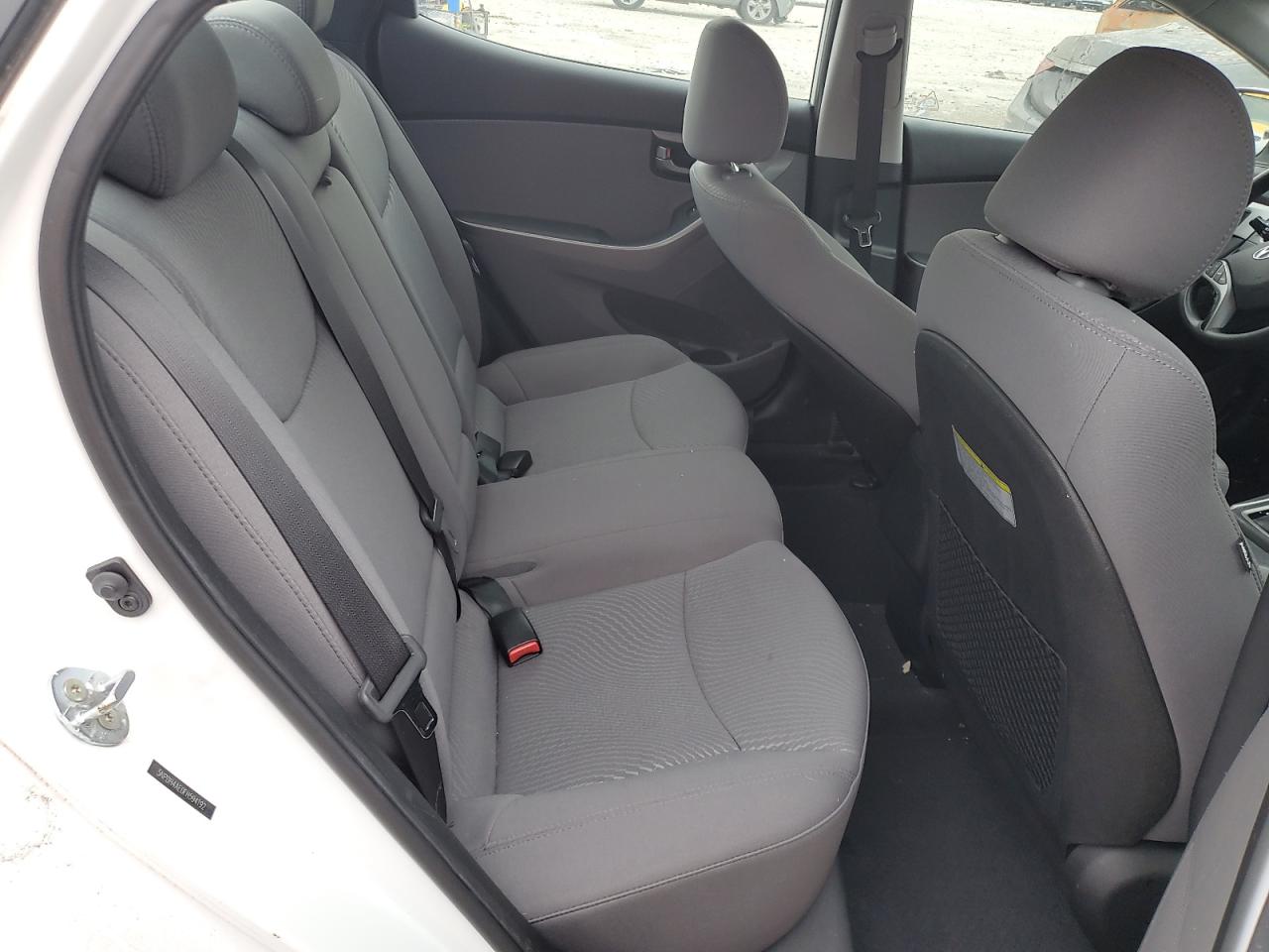2015 HYUNDAI ELANTRA SE photo 19