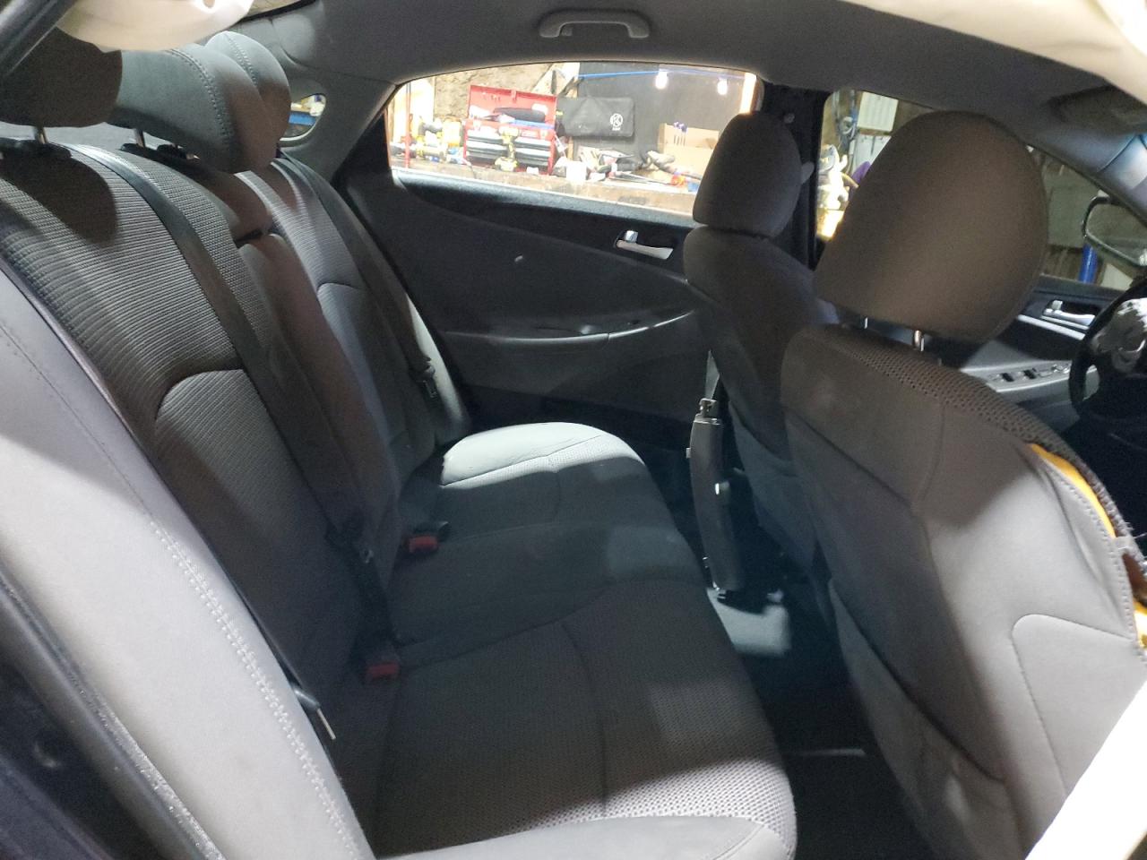 2012 HYUNDAI SONATA GLS photo 19