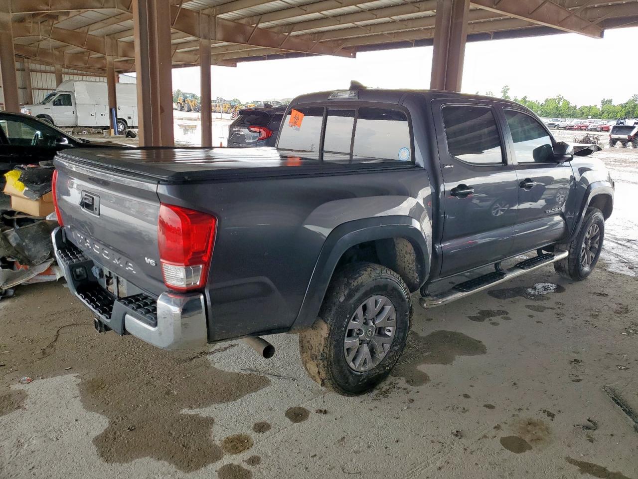 2017 TOYOTA TACOMA DOUBLE CAB photo 5