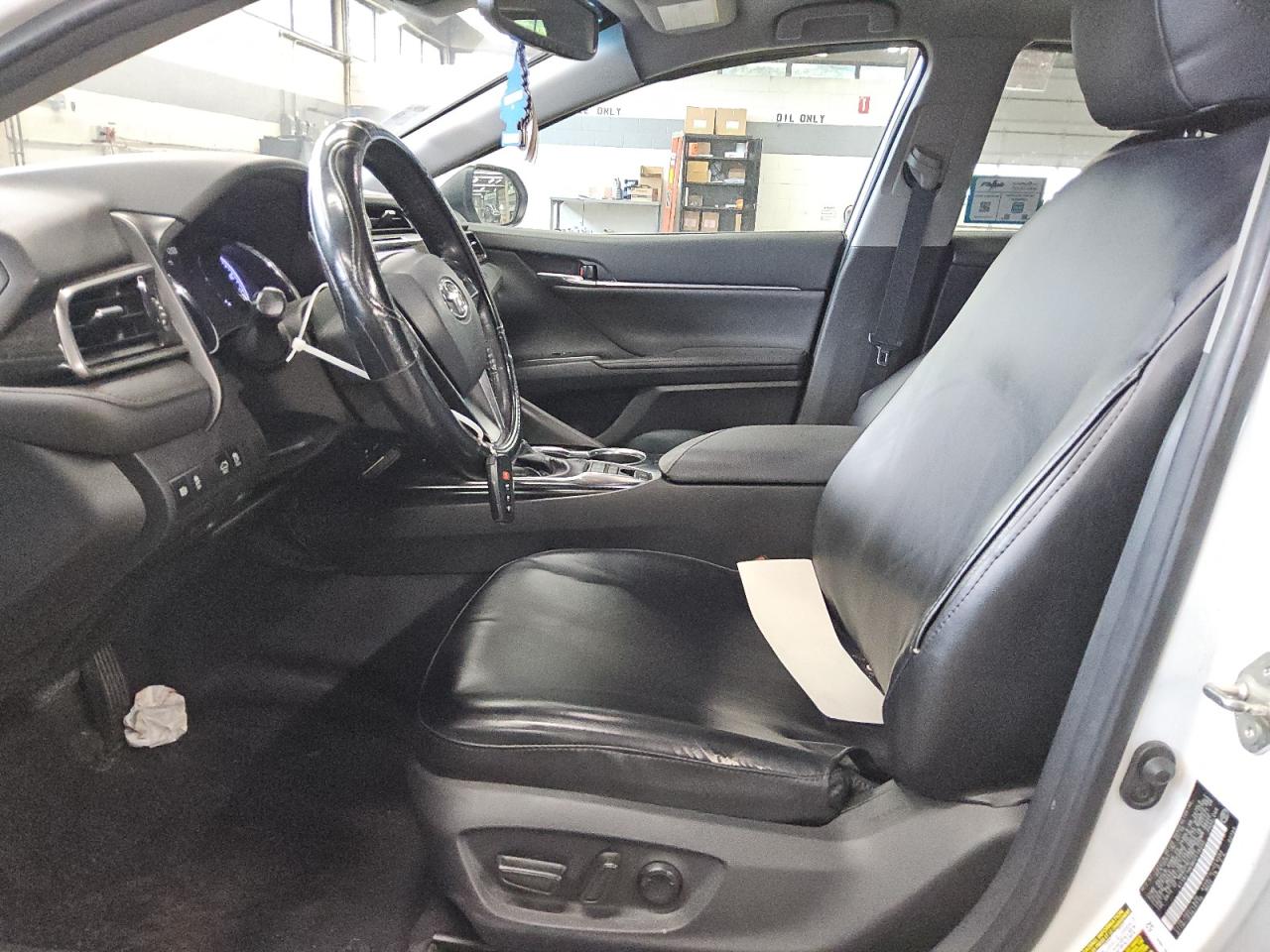2019 TOYOTA CAMRY HYBRID photo 5
