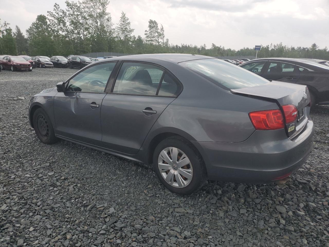 2012 VOLKSWAGEN JETTA BASE photo 2