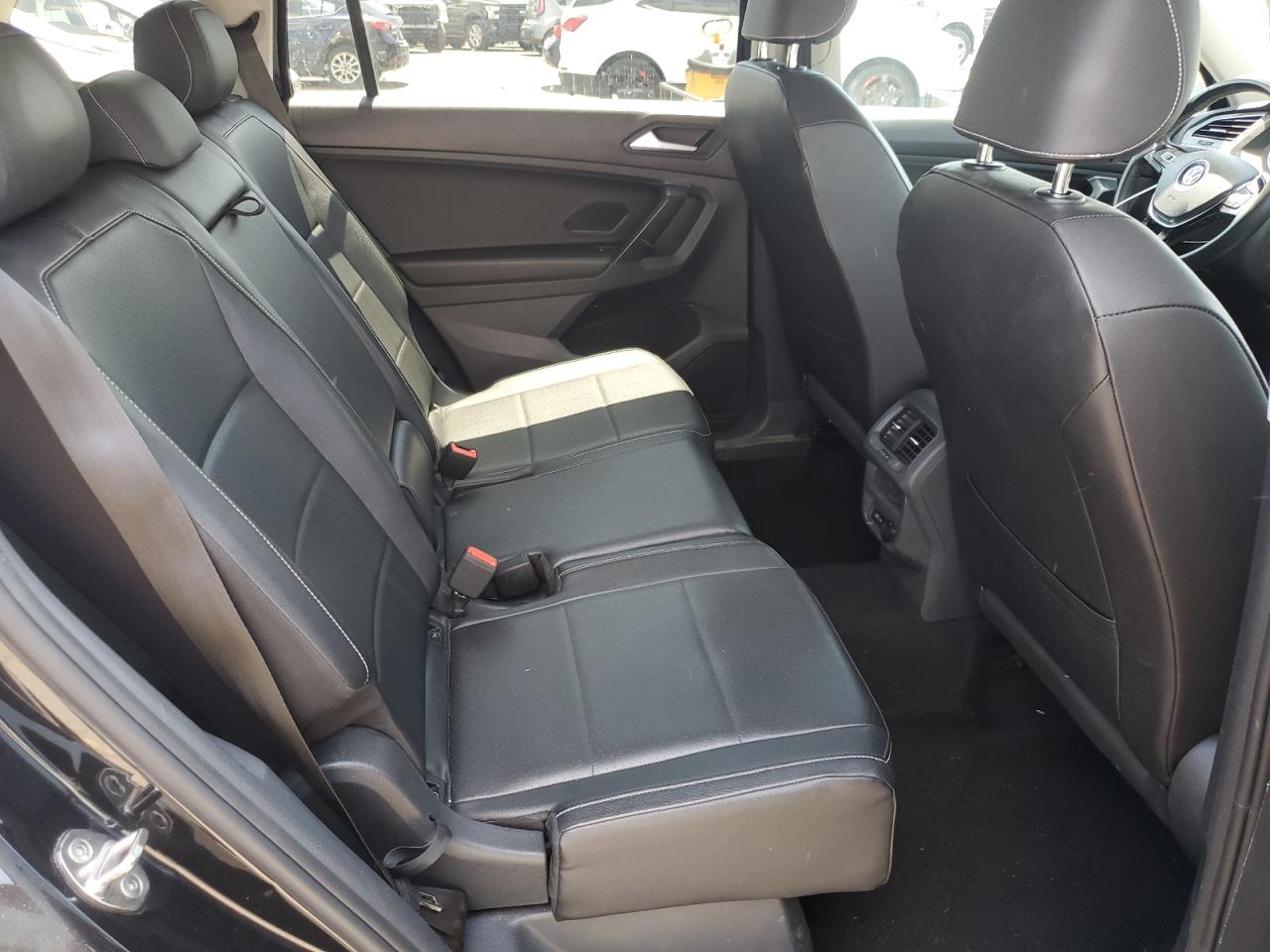 2021 VOLKSWAGEN TIGUAN SE photo 31