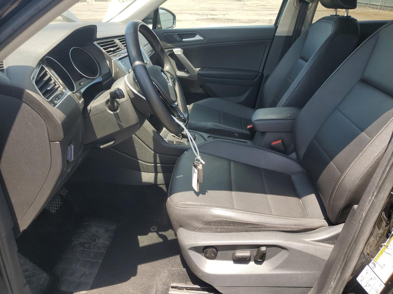 2021 VOLKSWAGEN TIGUAN SE photo 19