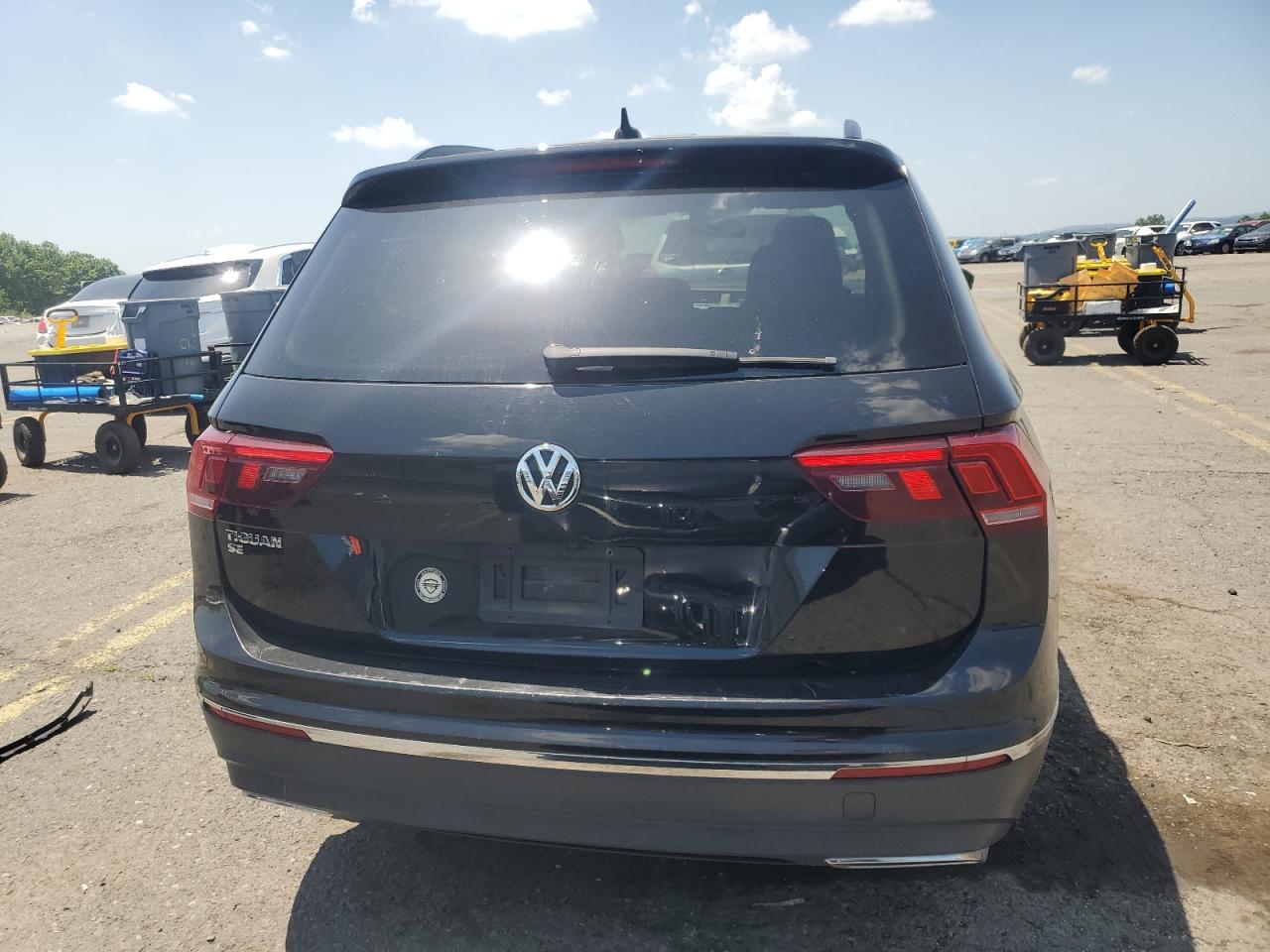 2021 VOLKSWAGEN TIGUAN SE photo 16