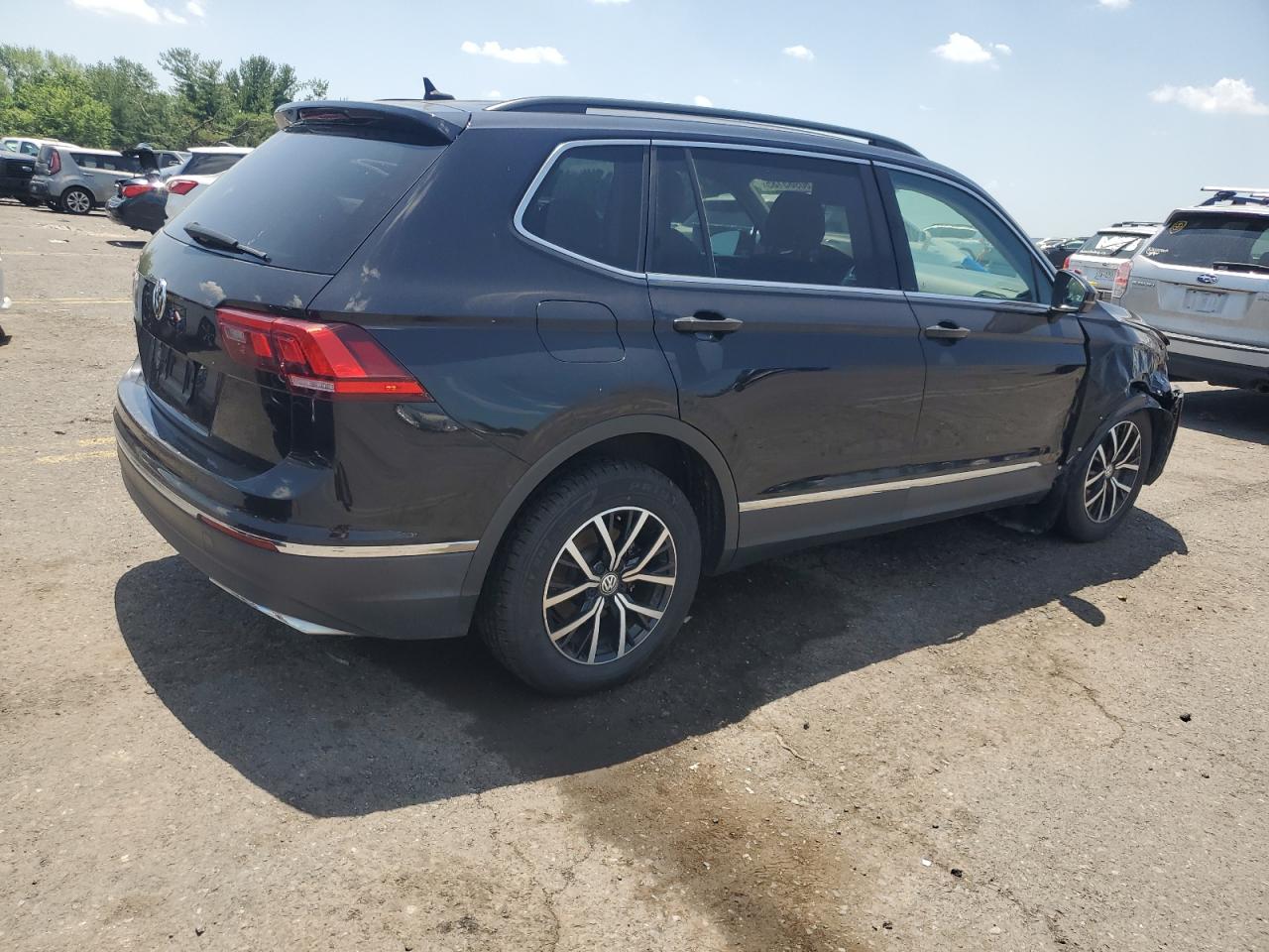 2021 VOLKSWAGEN TIGUAN SE photo 7