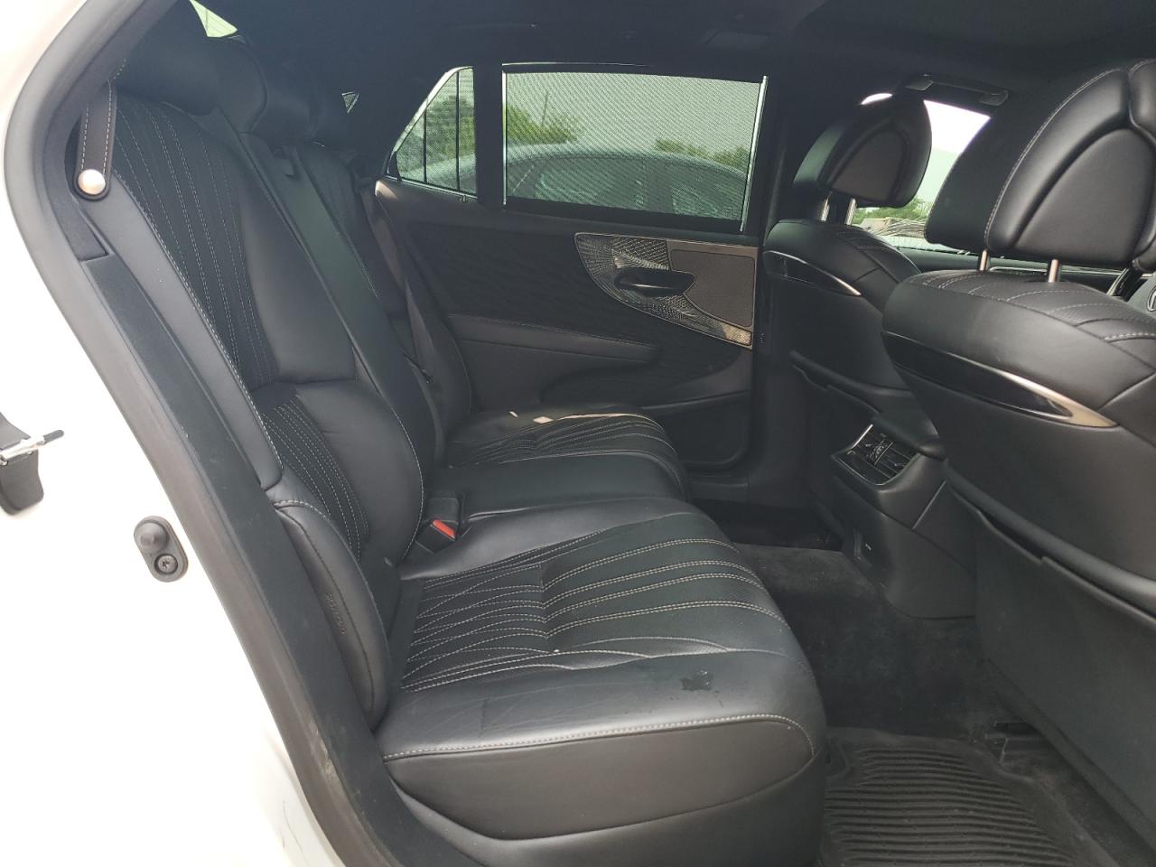 2019 LEXUS LS photo 19