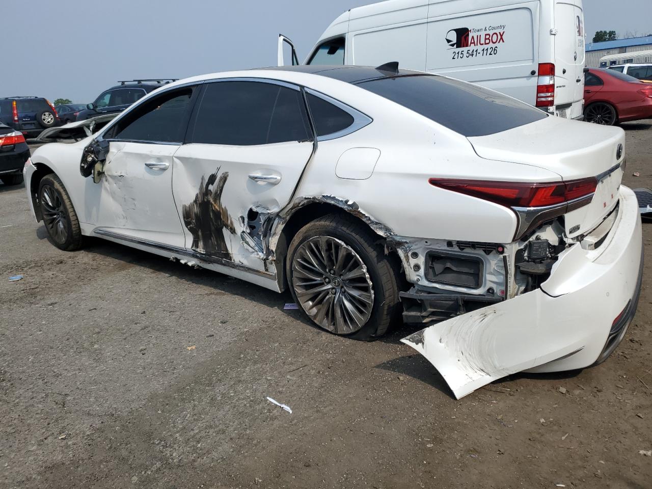 2019 LEXUS LS photo 3