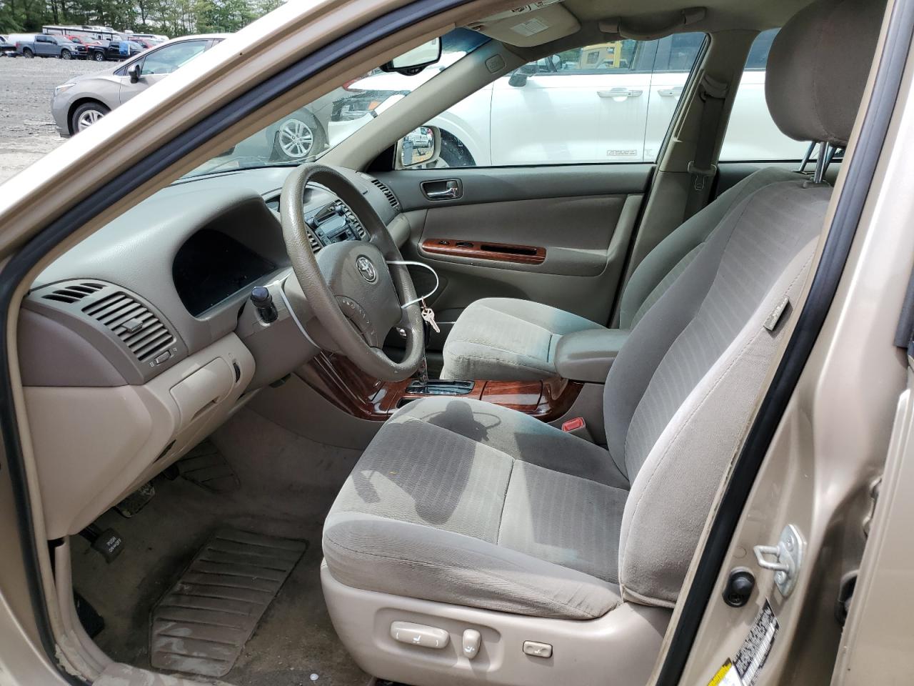 2005 TOYOTA CAMRY LE photo 7