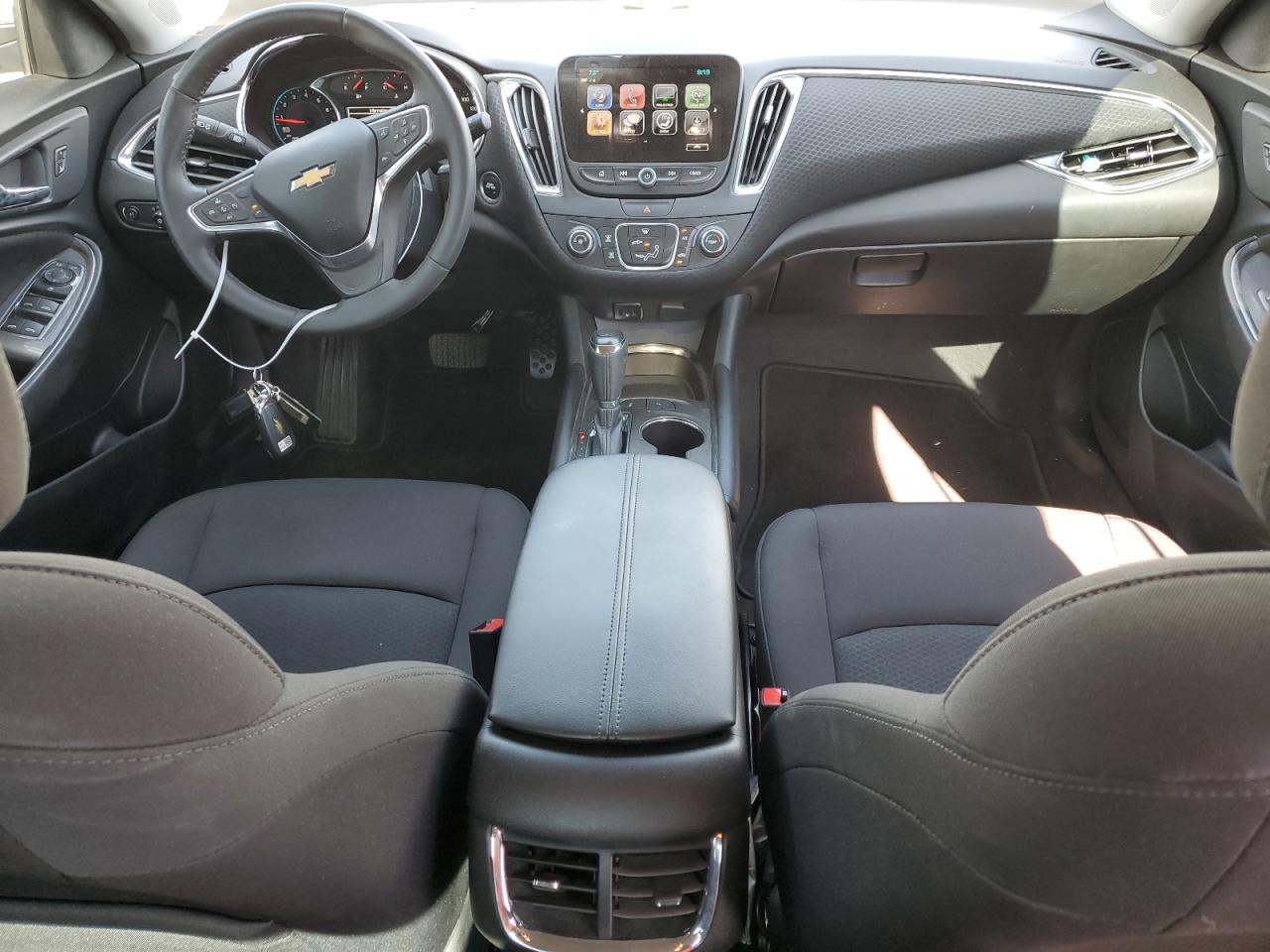 2017 CHEVROLET MALIBU LT photo 8