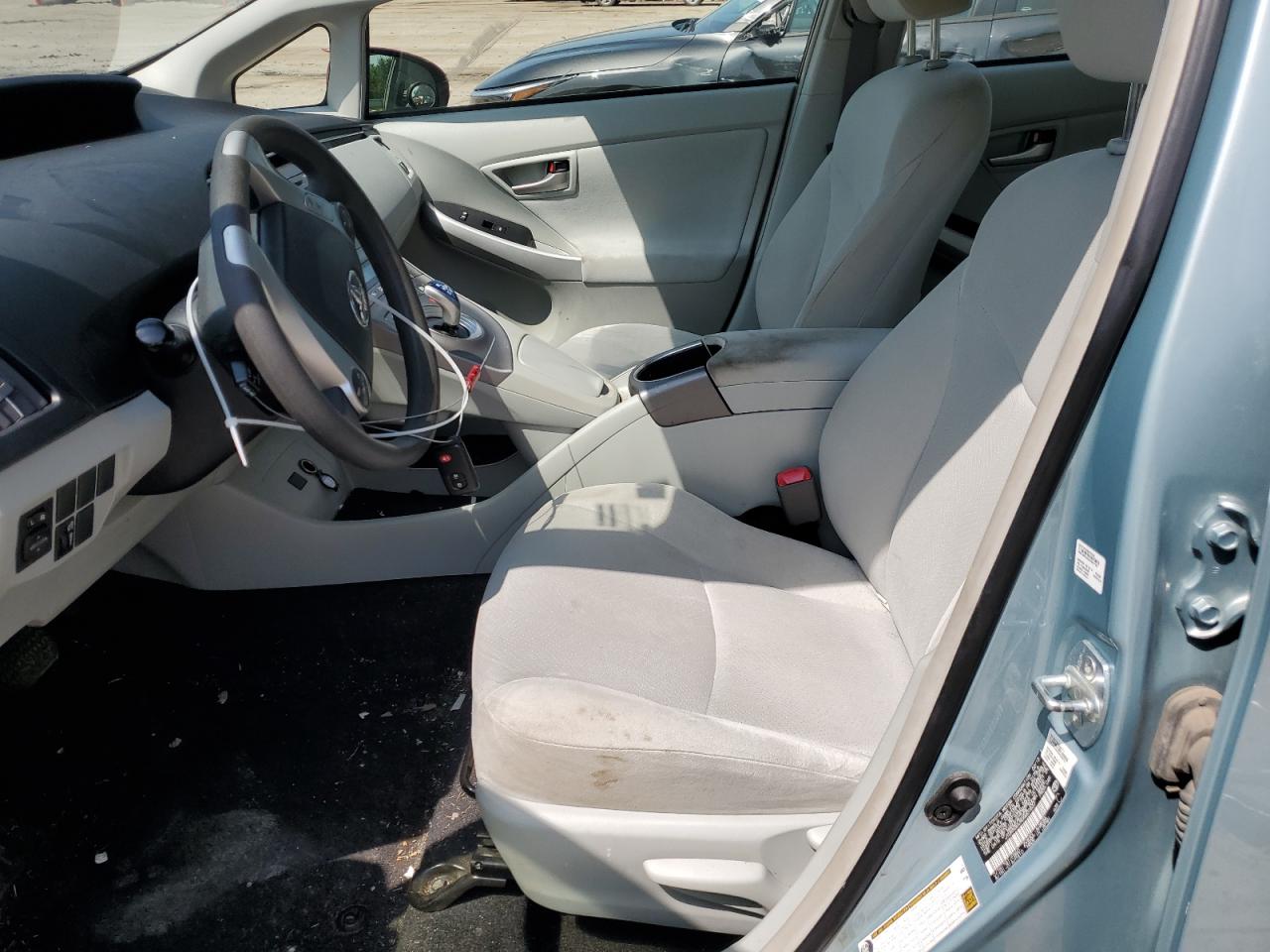 2013 TOYOTA PRIUS photo 7