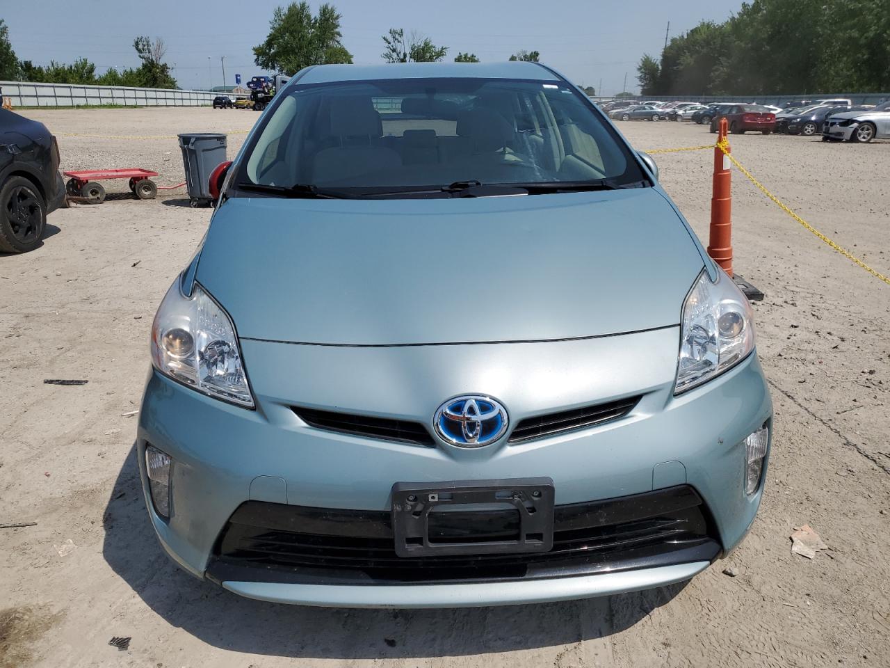 2013 TOYOTA PRIUS photo 5