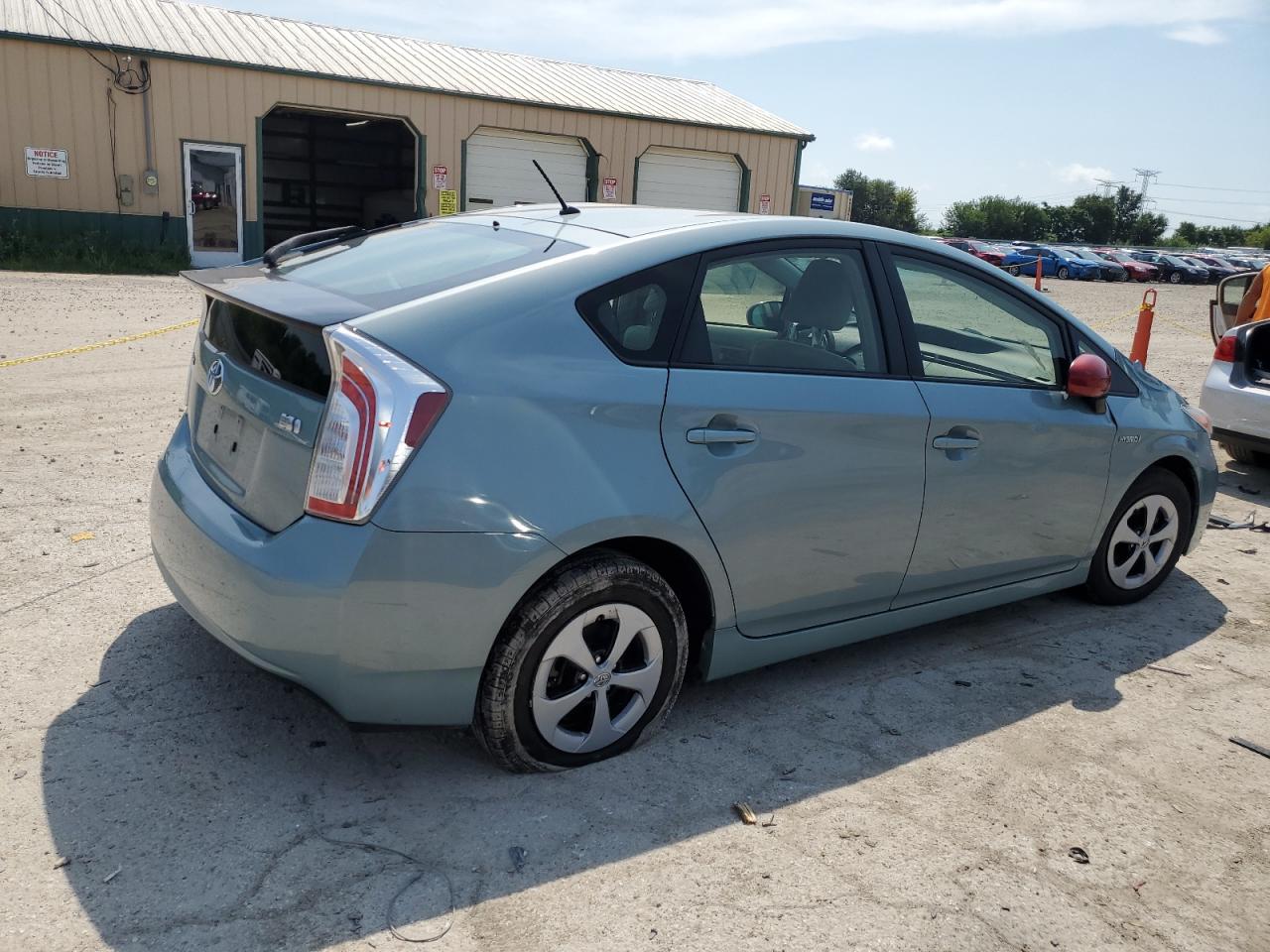 2013 TOYOTA PRIUS photo 3