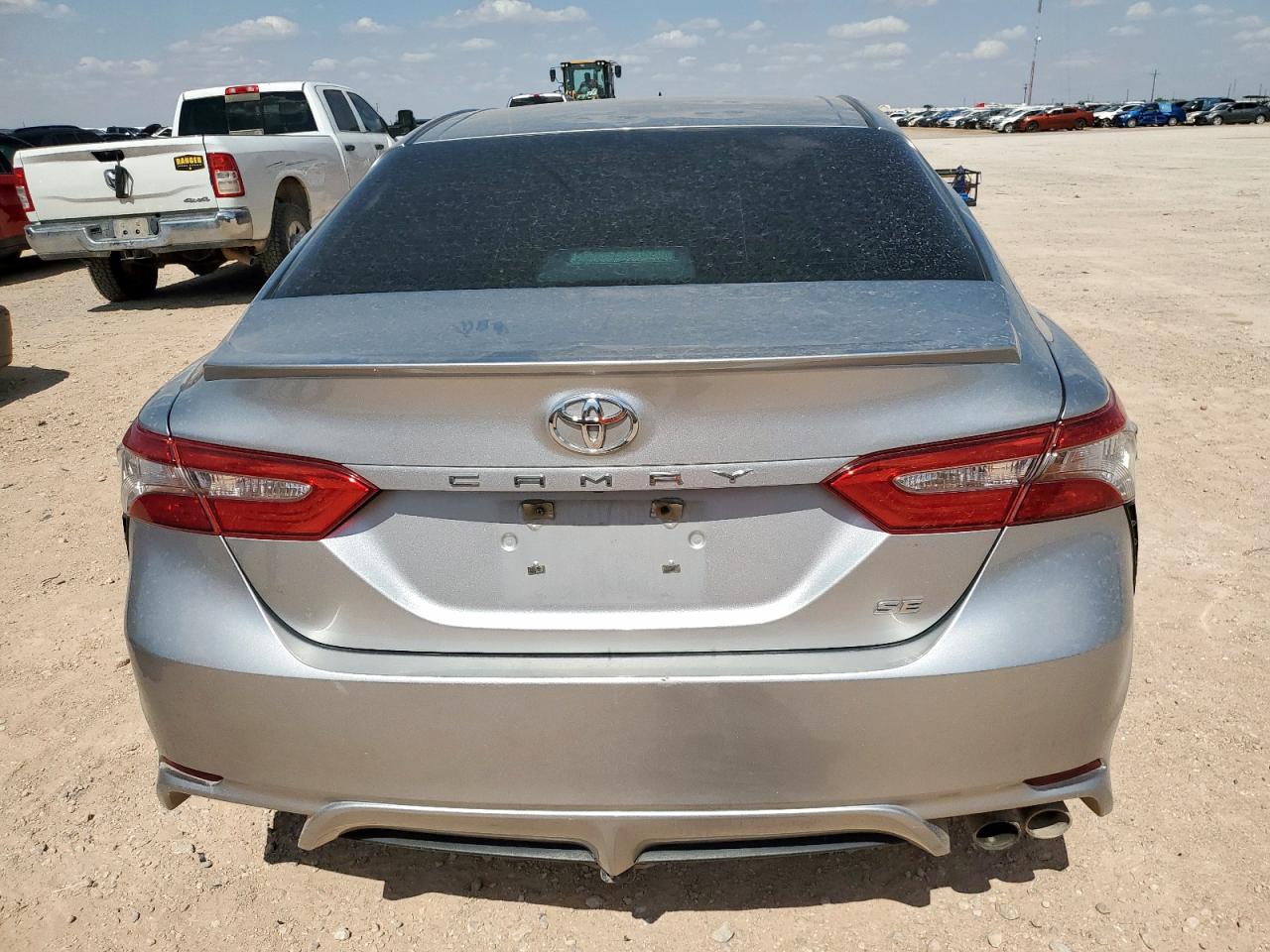 2018 TOYOTA CAMRY L photo 6