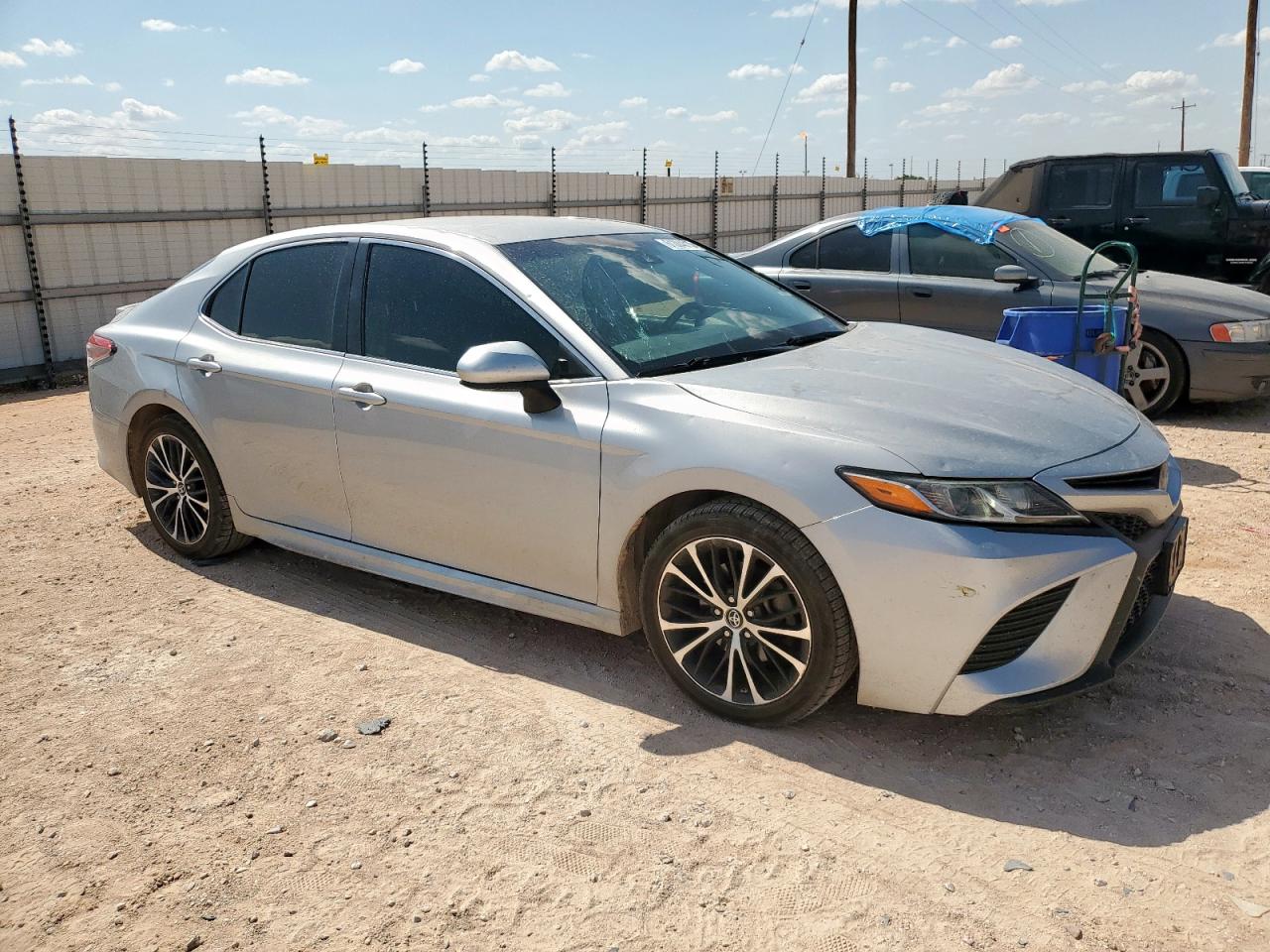 2018 TOYOTA CAMRY L photo 4
