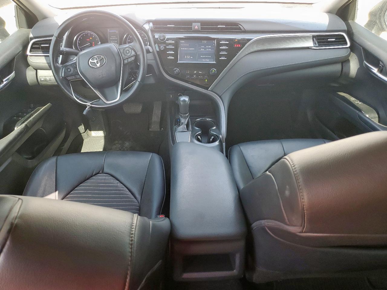 2018 TOYOTA CAMRY L photo 8