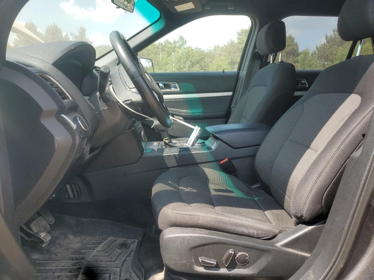 2017 FORD EXPLORER XLT photo 13
